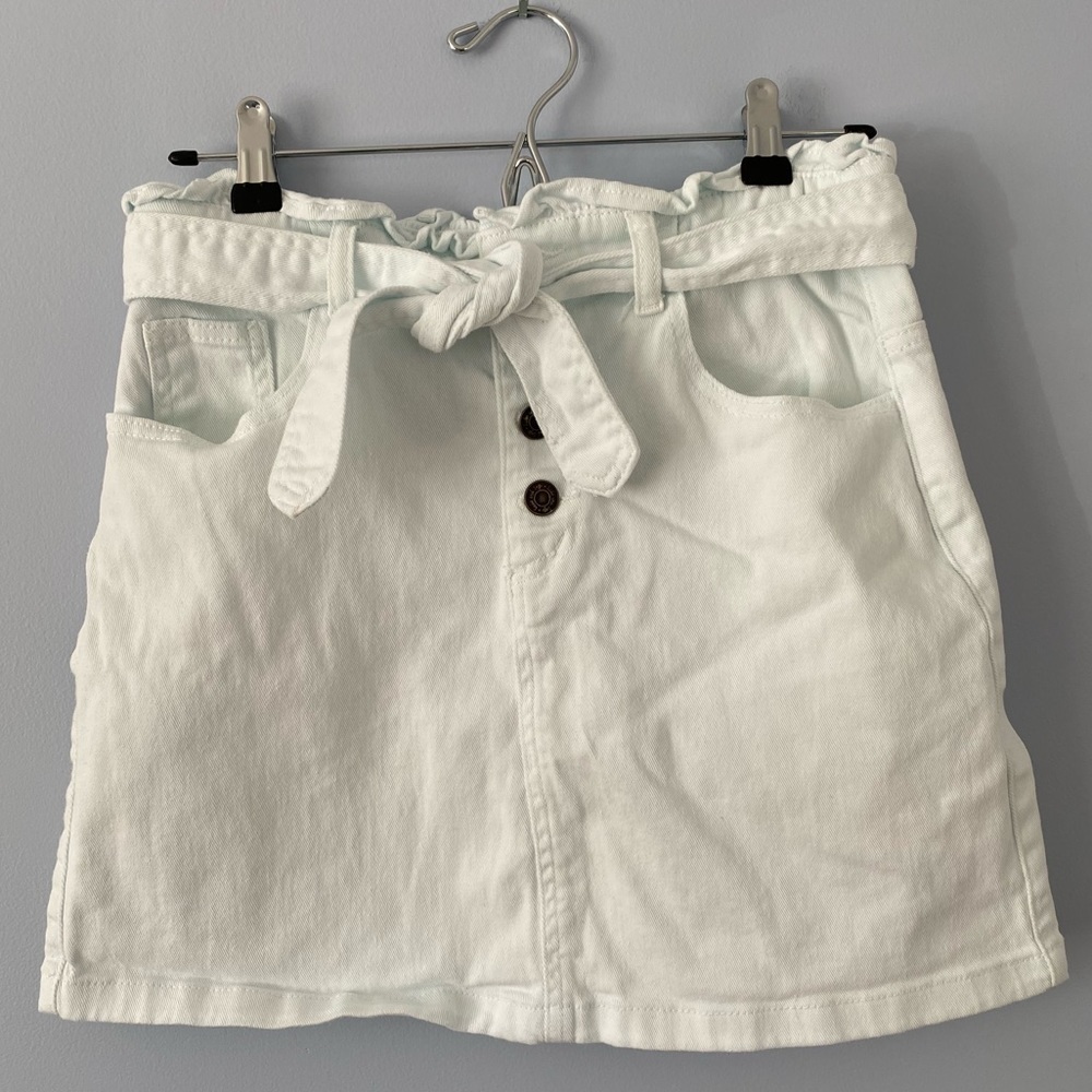 Sadie & Sage White Denim Mini Skirt with Button Fly, Size Medium
